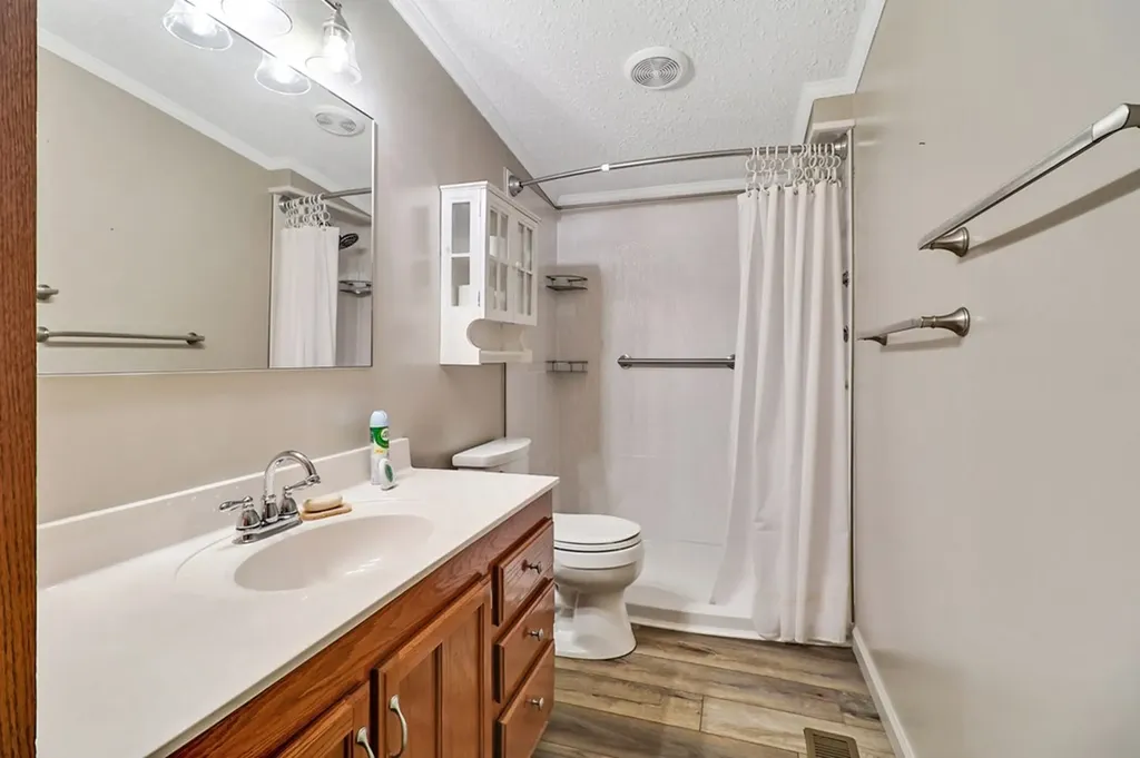 149 Vandever Lane Crossville TN 38572