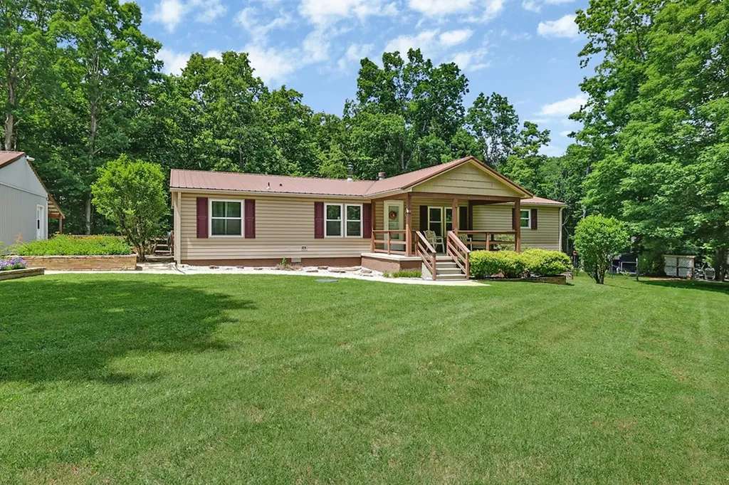 149 Vandever Lane Crossville TN 38572