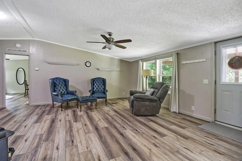 149 Vandever Lane Crossville TN 38572