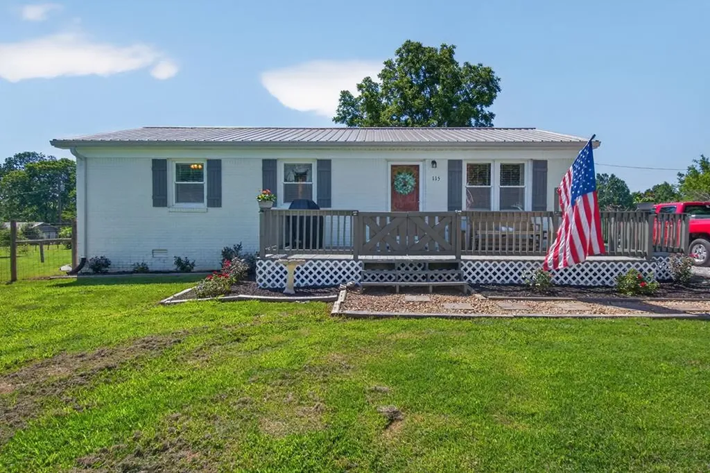 115 Oakley Road Allons TN 38541