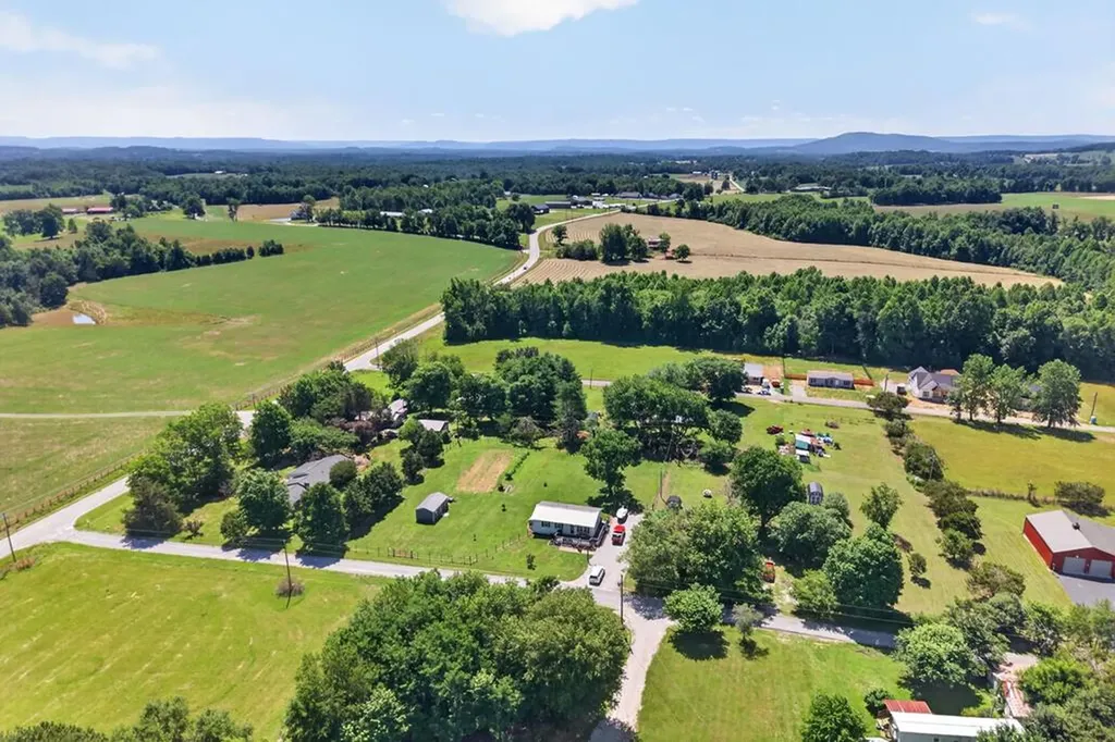 115 Oakley Road Allons TN 38541