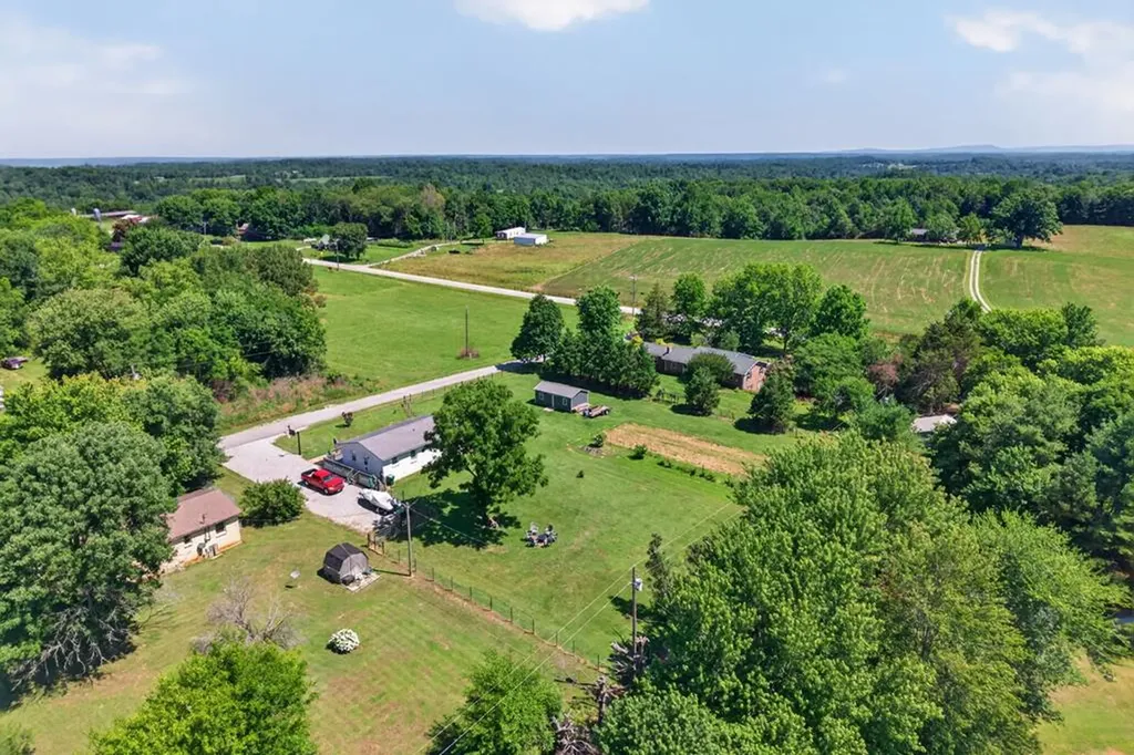 115 Oakley Road Allons TN 38541