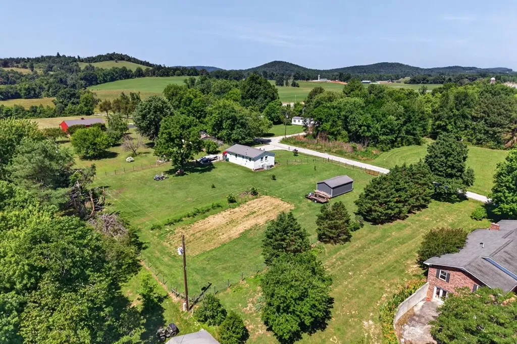 115 Oakley Road Allons TN 38541