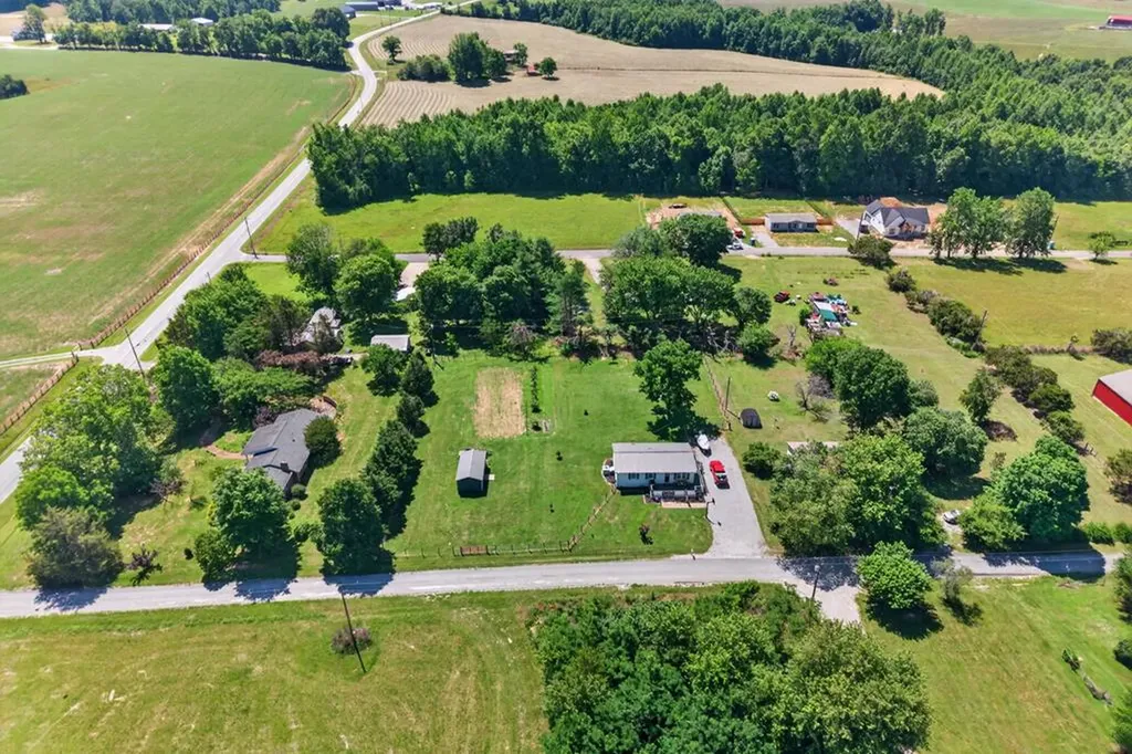 115 Oakley Road Allons TN 38541