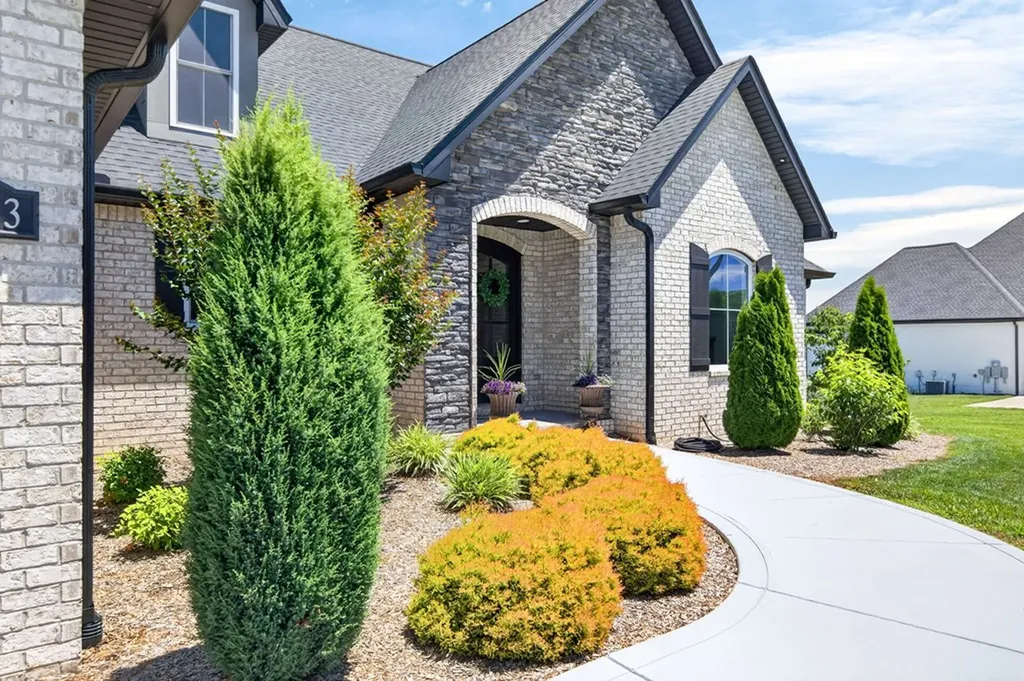 1933 Rivers Edge Drive Cookeville TN 38506