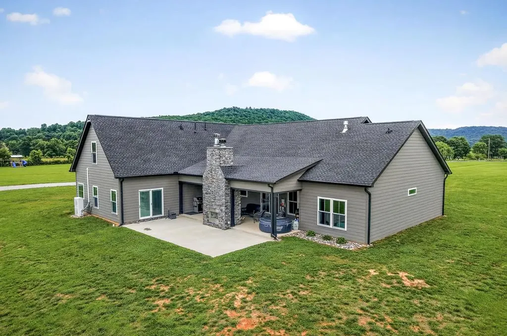 820 Jared Road Sparta TN 38583