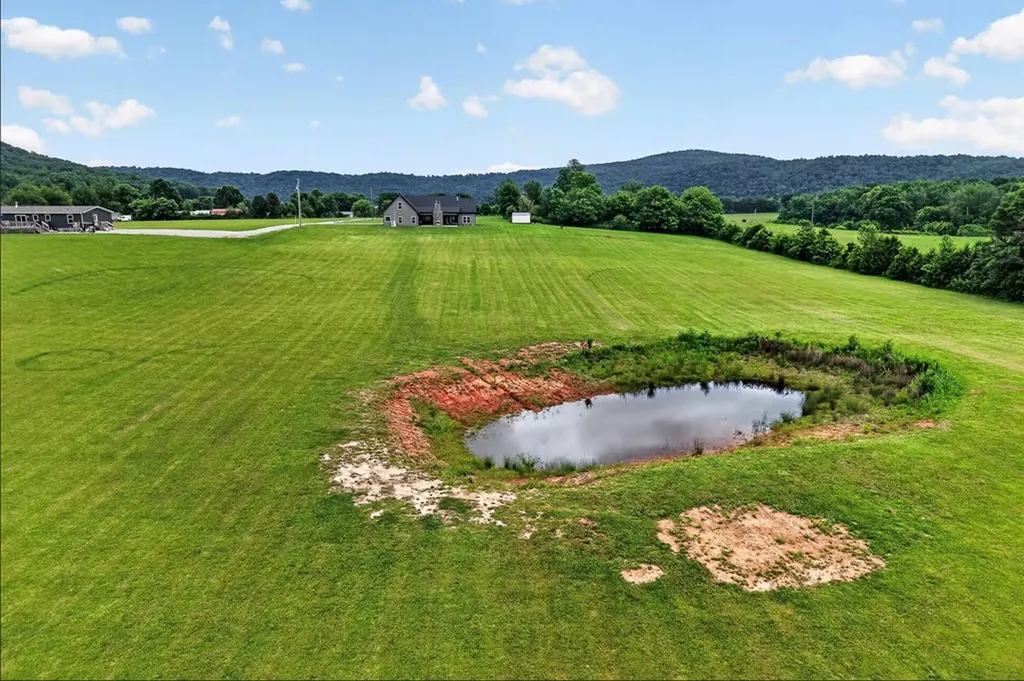 820 Jared Road Sparta TN 38583