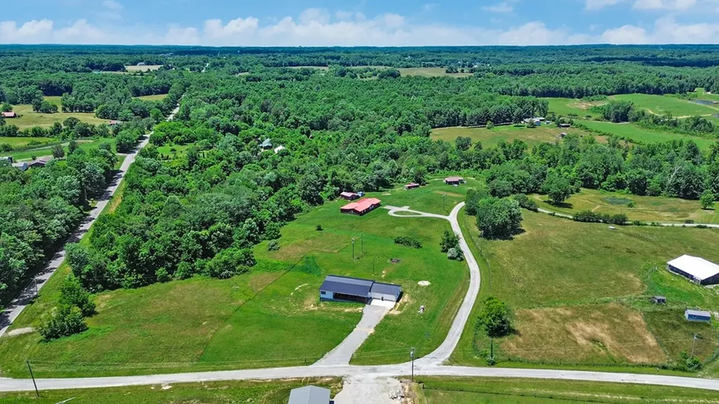 811 Fritzsche Loop Jamestown TN 38556