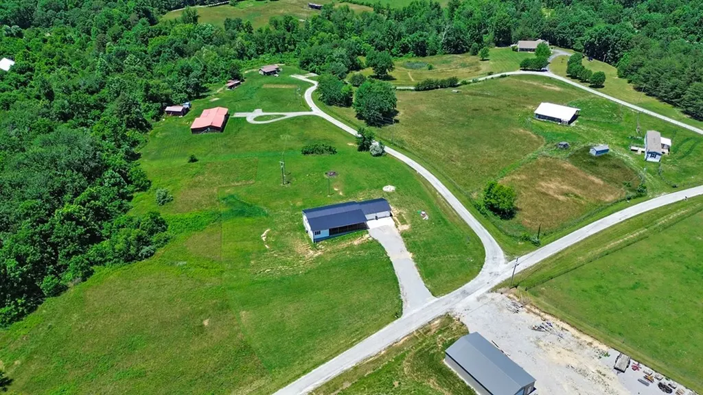 811 Fritzsche Loop Jamestown TN 38556