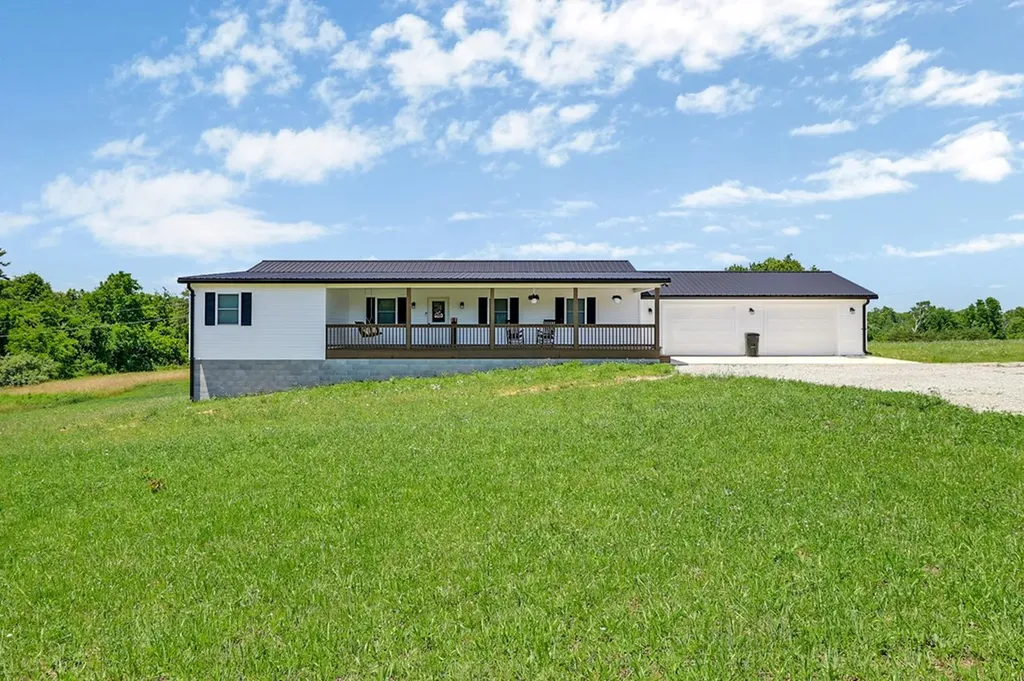 811 Fritzsche Loop Jamestown TN 38556