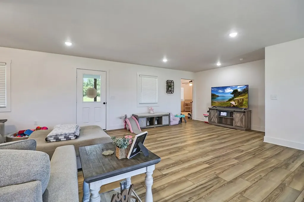 811 Fritzsche Loop Jamestown TN 38556