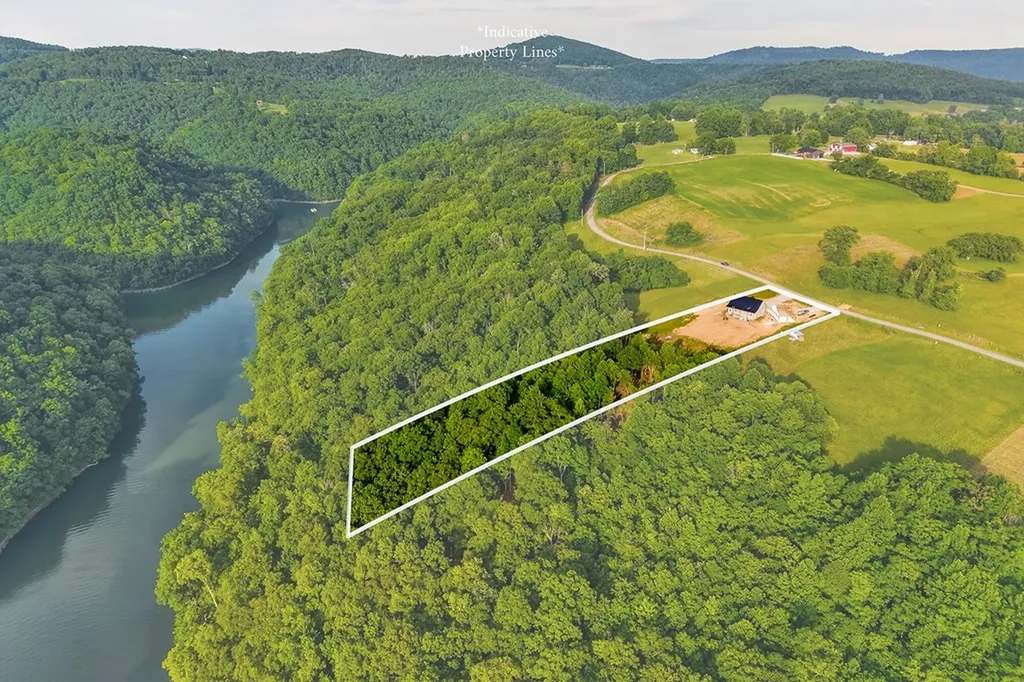 689 Amonett Circle Byrdstown TN 38549