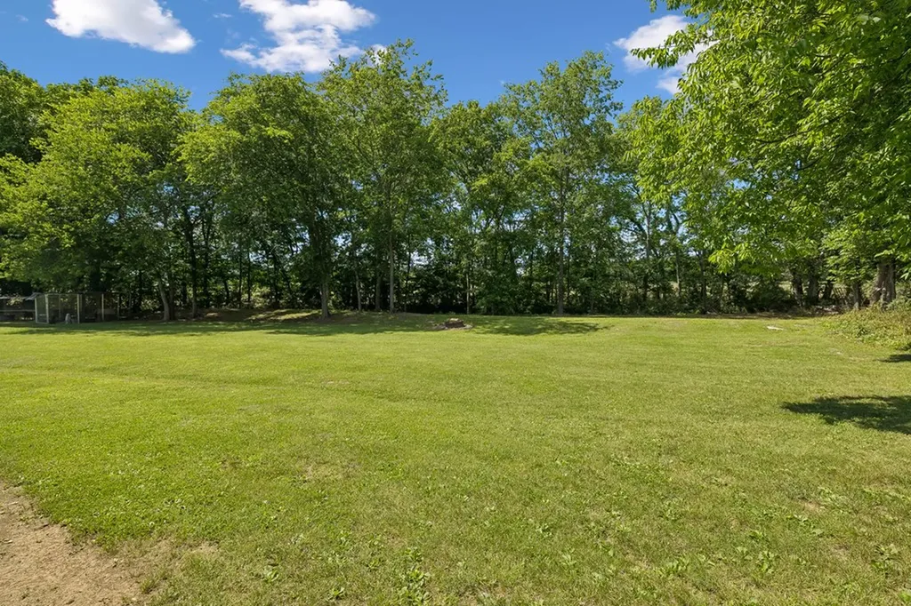161 Kempville Highway Pleasant Shade TN 37145