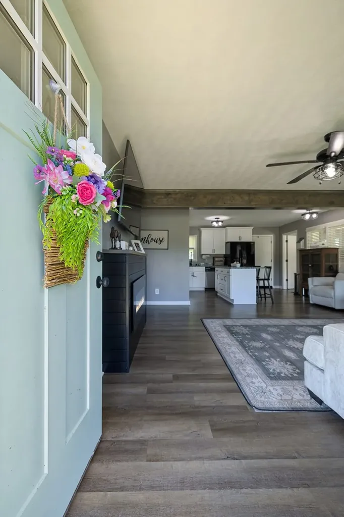 161 Kempville Highway Pleasant Shade TN 37145