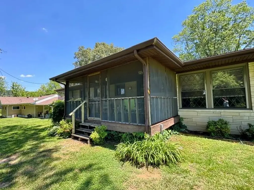 118 Myers Street Livingston TN 38570