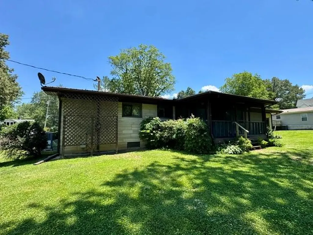 118 Myers Street Livingston TN 38570