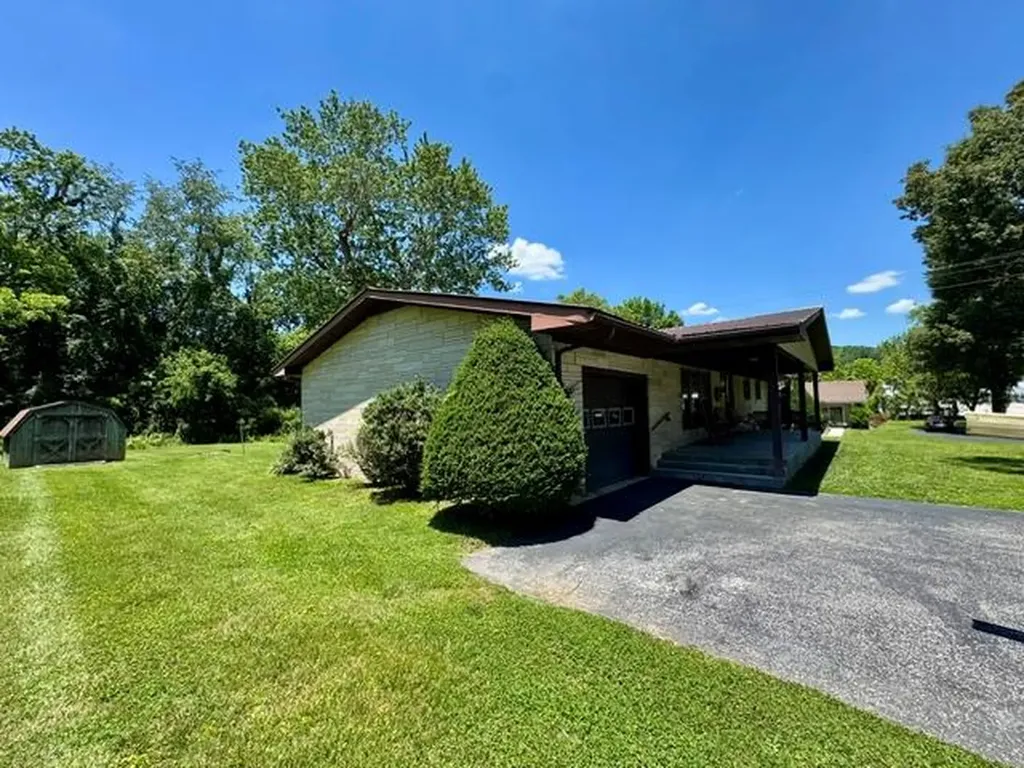 118 Myers Street Livingston TN 38570