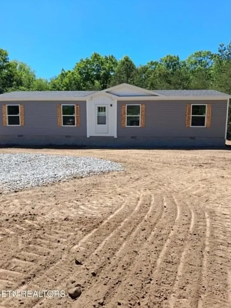 1090 Bill Black Road Jamestown TN 38556