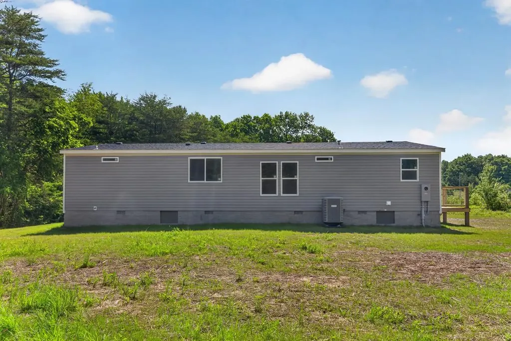 1090 Bill Black Road Jamestown TN 38556