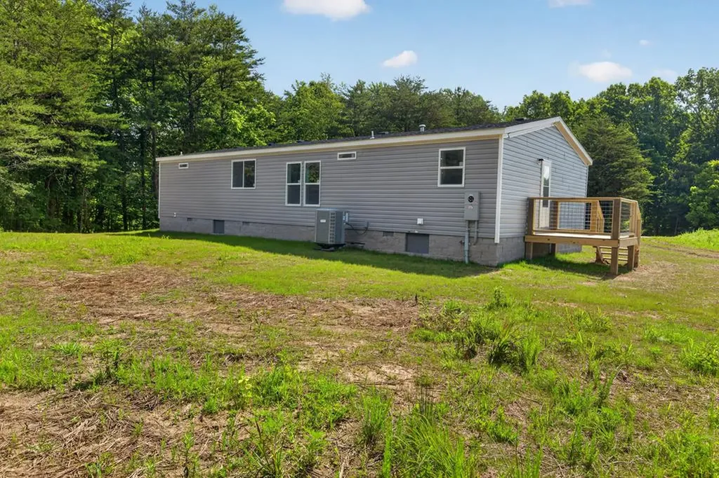 1090 Bill Black Road Jamestown TN 38556