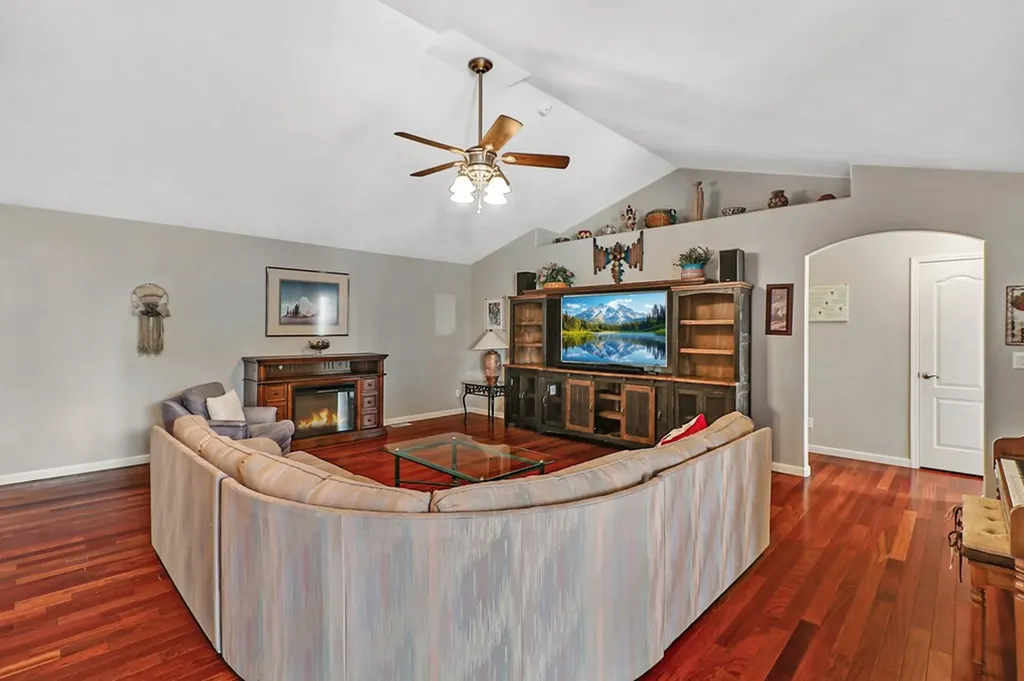 1401 Holiday Drive Crossville TN 38555