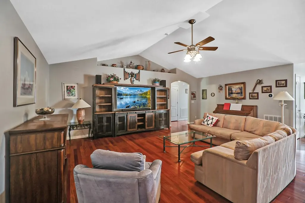 1401 Holiday Drive Crossville TN 38555
