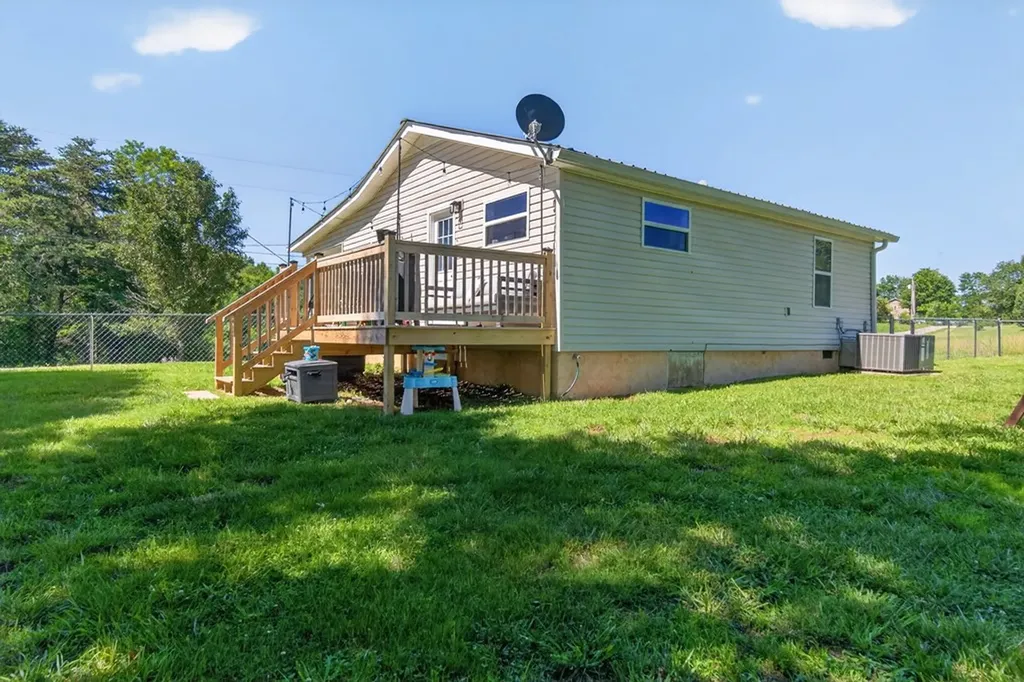 148 Tom Davis Road Livingston TN 38570