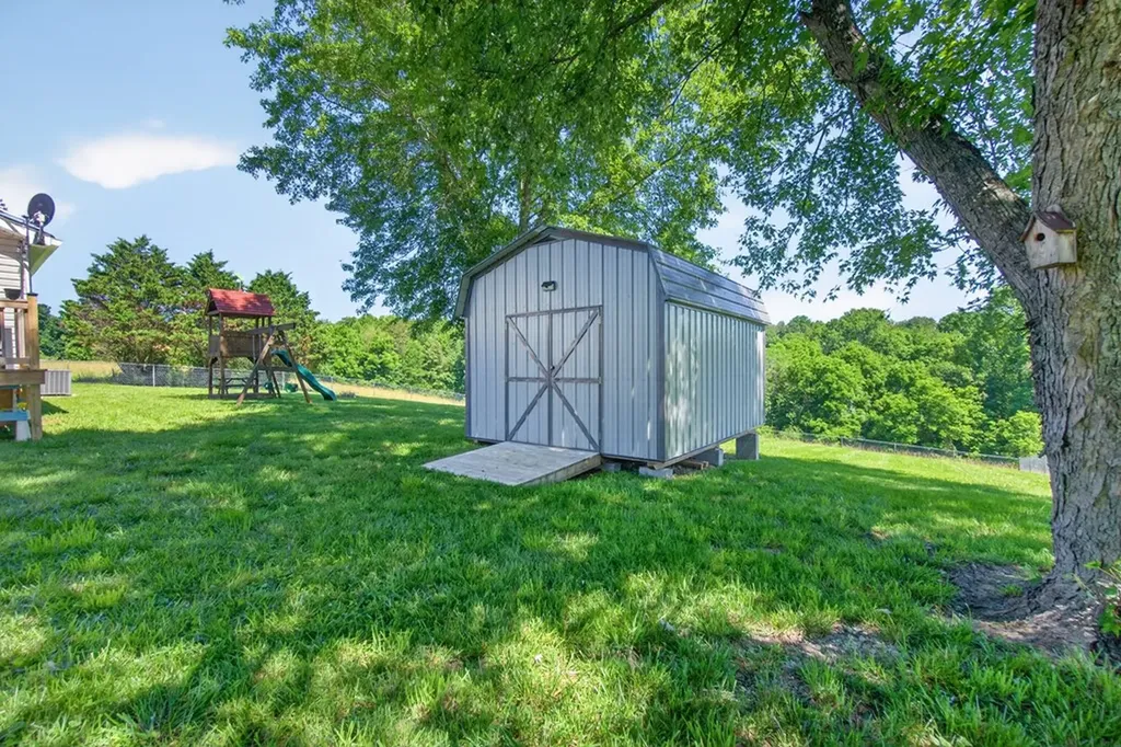 148 Tom Davis Road Livingston TN 38570