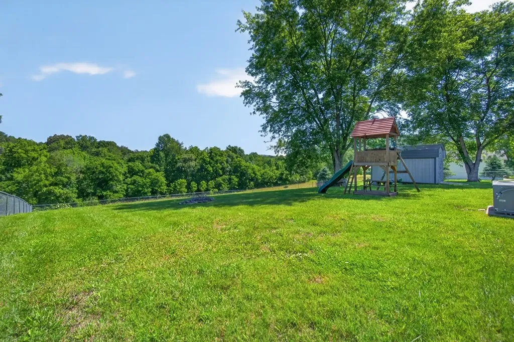 148 Tom Davis Road Livingston TN 38570