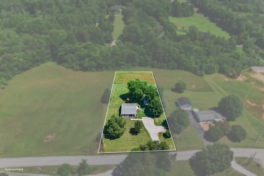 148 Tom Davis Road Livingston TN 38570