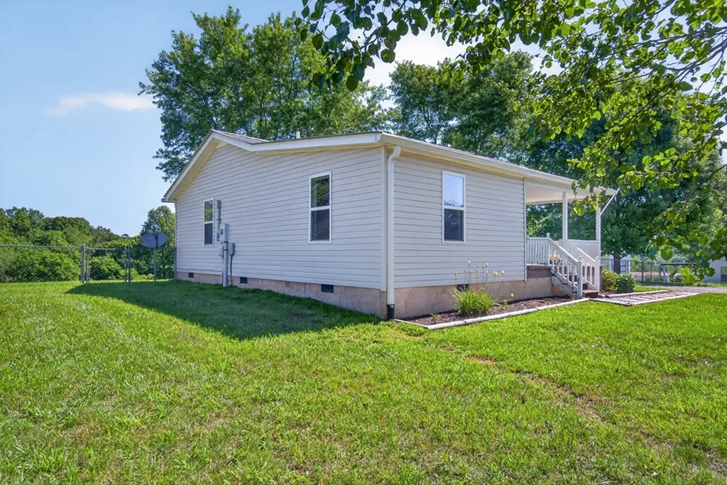 148 Tom Davis Road Livingston TN 38570