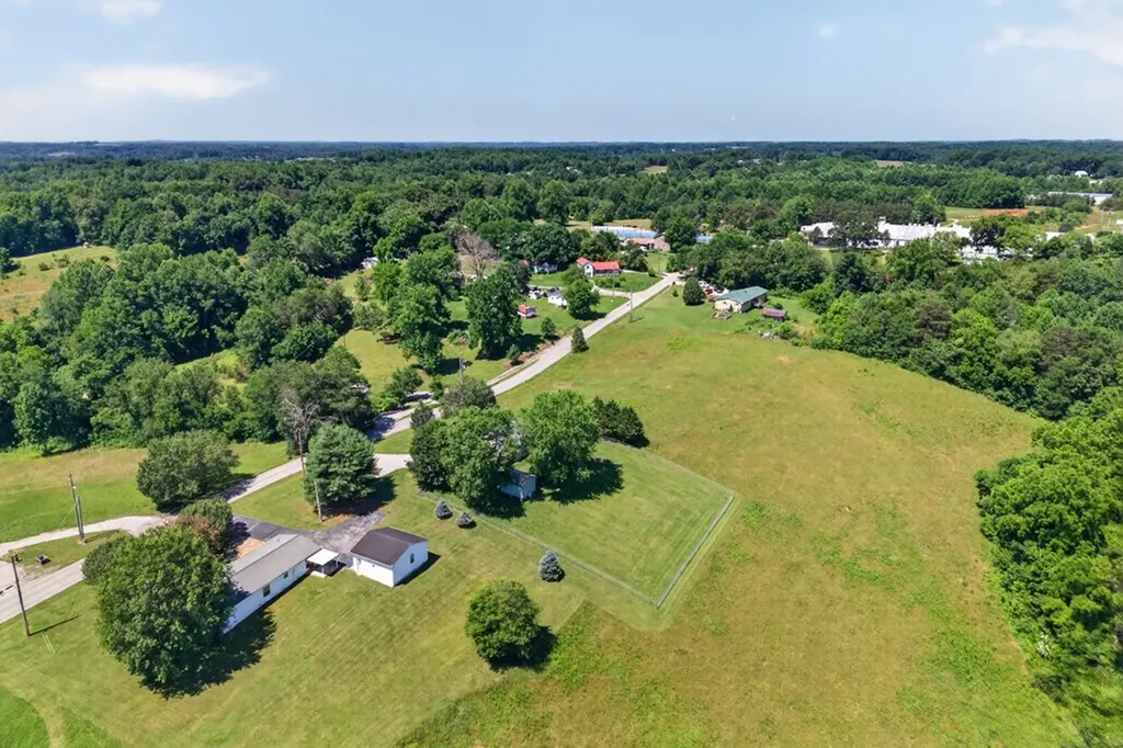 148 Tom Davis Road Livingston TN 38570