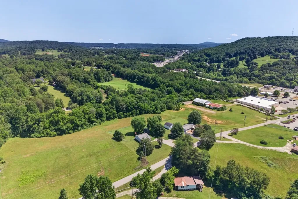 148 Tom Davis Road Livingston TN 38570