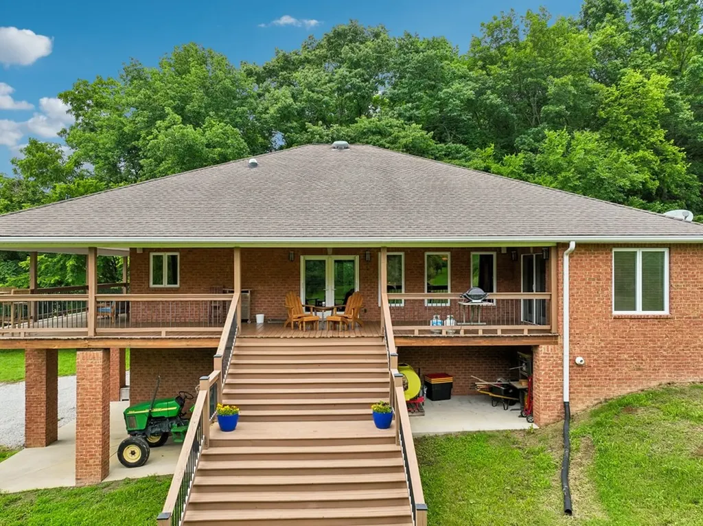 574 Hayes Ridge Road Lancaster TN 38569