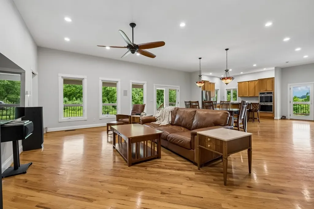 574 Hayes Ridge Road Lancaster TN 38569