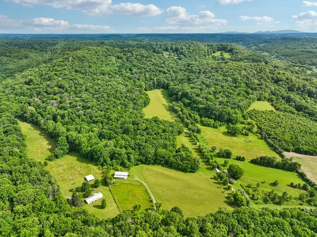 574 Hayes Ridge Road Lancaster TN 38569