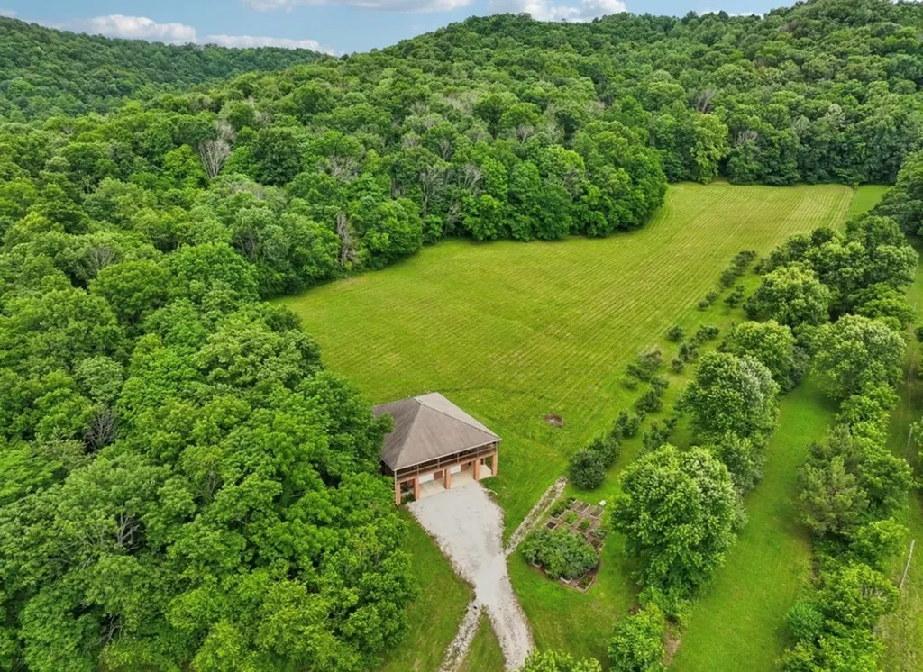 574 Hayes Ridge Road Lancaster TN 38569
