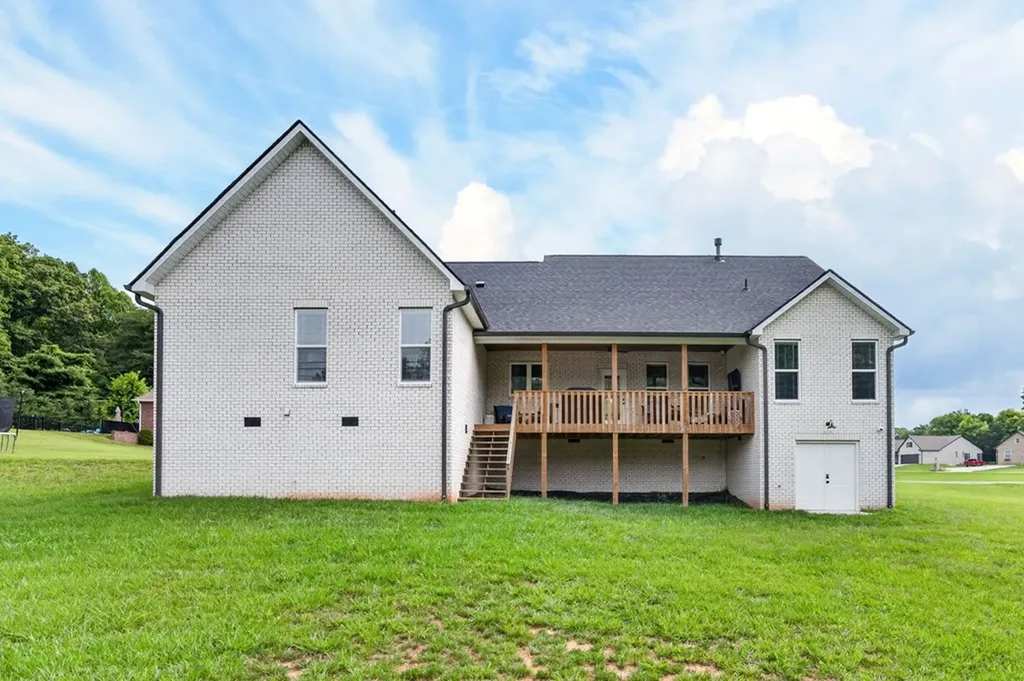1379 Buckingham Place Cookeville TN 38501-0734