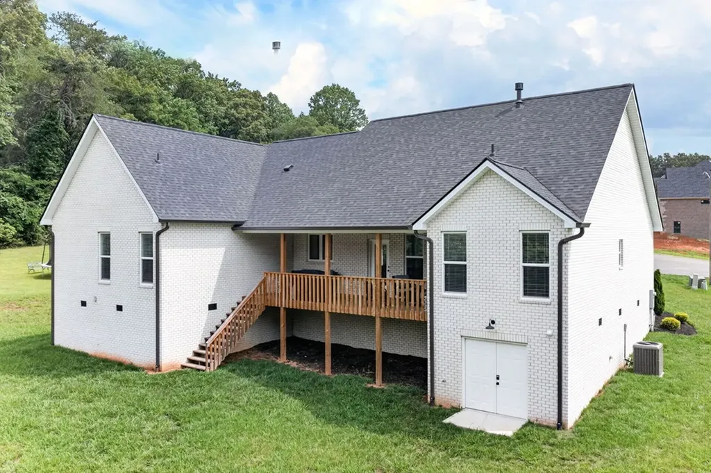 1379 Buckingham Place Cookeville TN 38501-0734