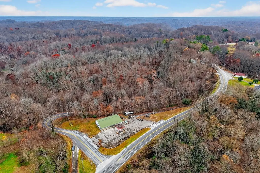 11855 Nashville Highway Baxter TN 38544
