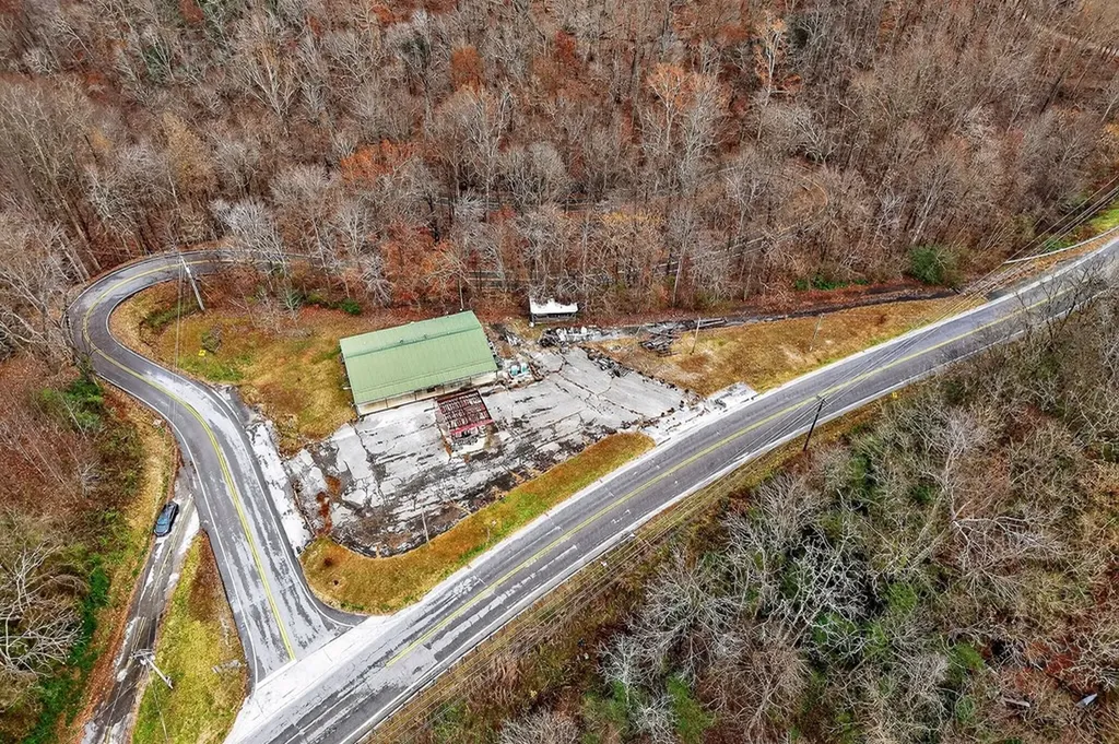 11855 Nashville Highway Baxter TN 38544