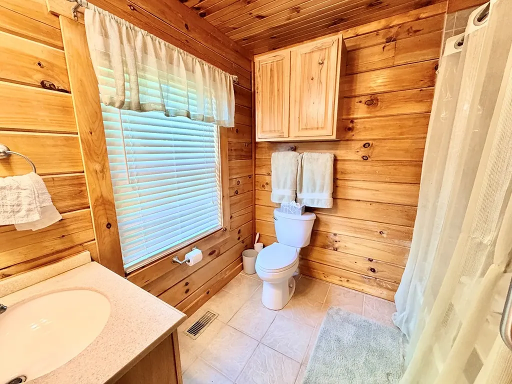 1101 Cooper Drive Alpine TN 38543