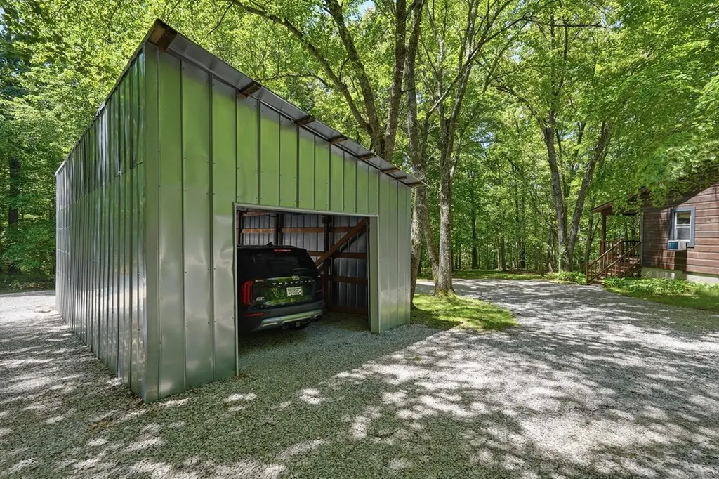 118 Cherokee Road Spencer TN 38585