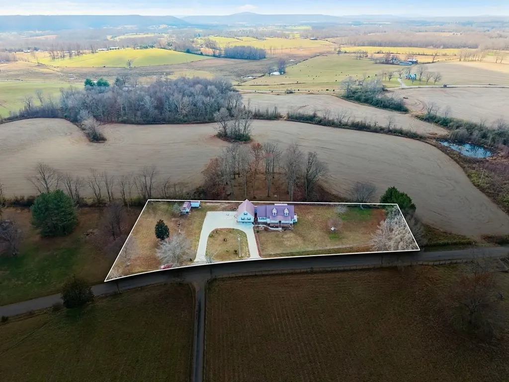 524 Willie Jarvis Road Sparta TN 38583