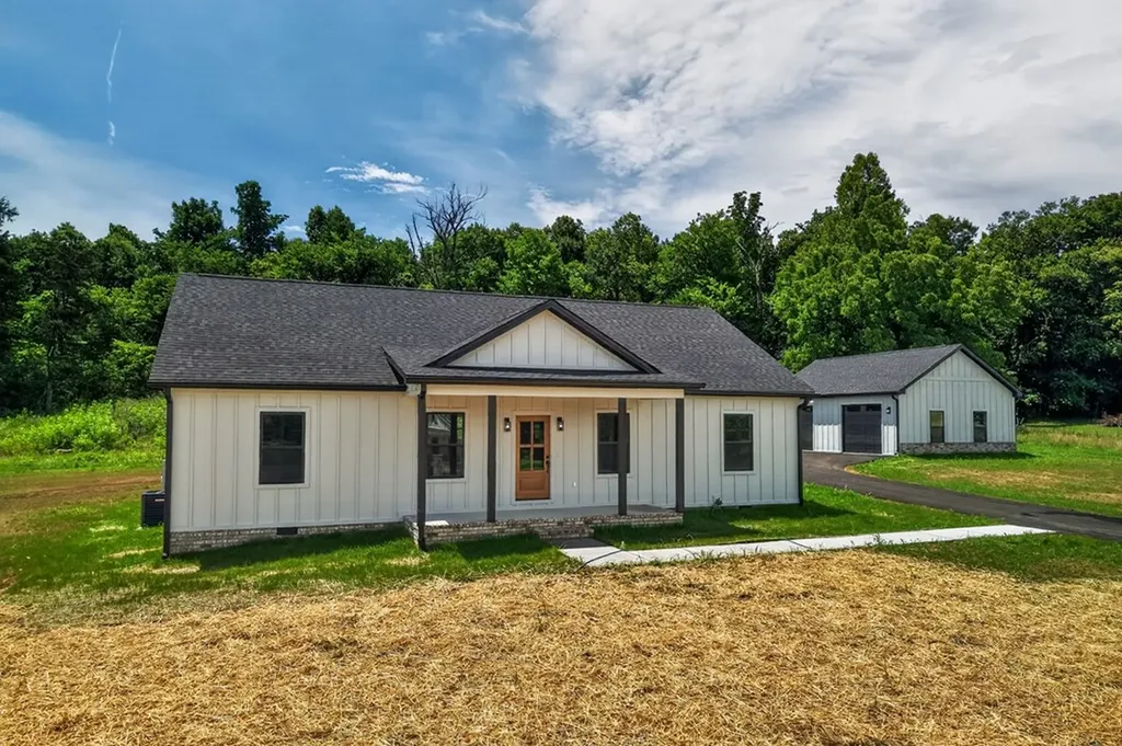 233 Cedar Lane Allons TN 38541
