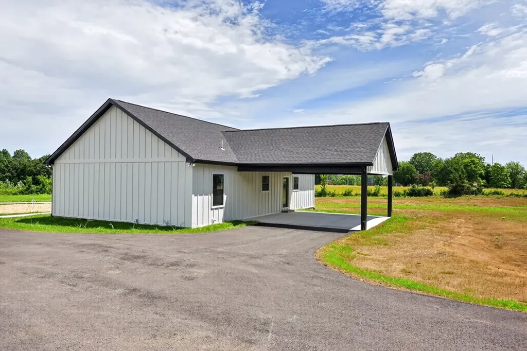 233 Cedar Lane Allons TN 38541