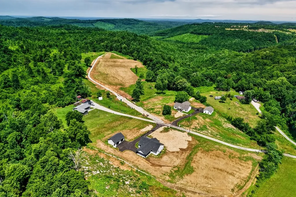 233 Cedar Lane Allons TN 38541