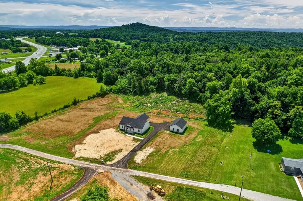 233 Cedar Lane Allons TN 38541