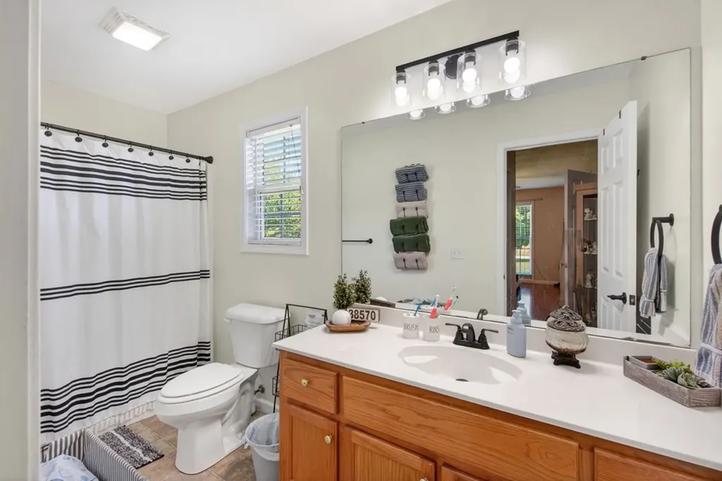 158 Thomas Road Livingston TN 38570