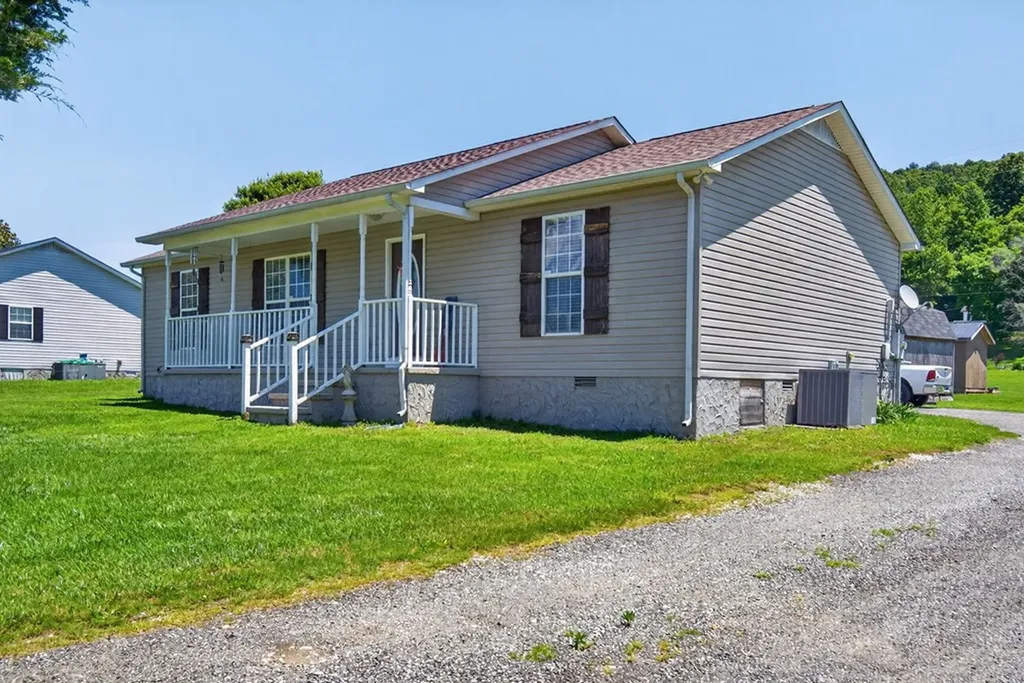 158 Thomas Road Livingston TN 38570